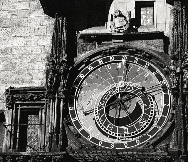 astronomical-clock-old-town-square